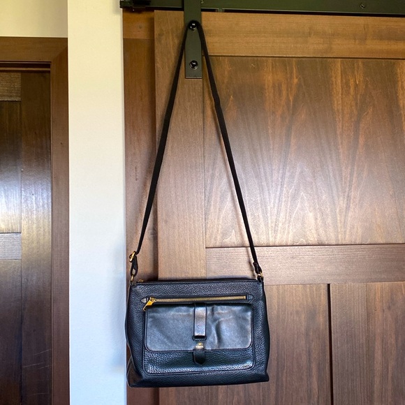 Fossil Crossbody Kinley
Real Cowhide Leather - Picture 10 of 10